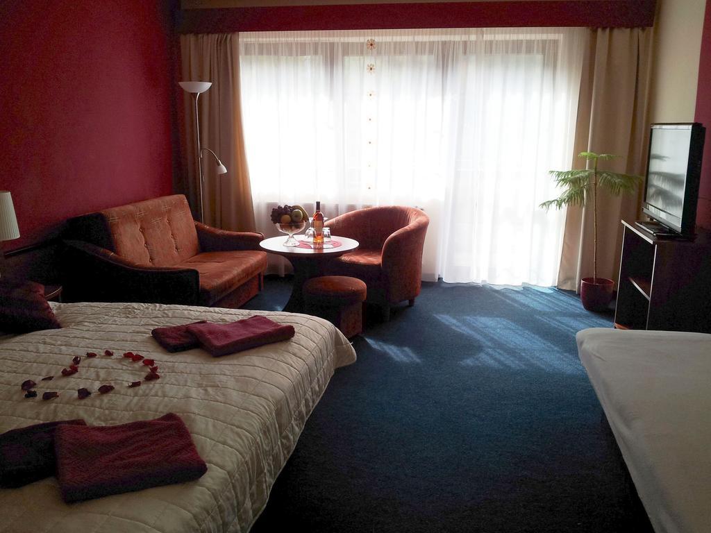Hotel Centrum Harrachov Ngoại thất bức ảnh
