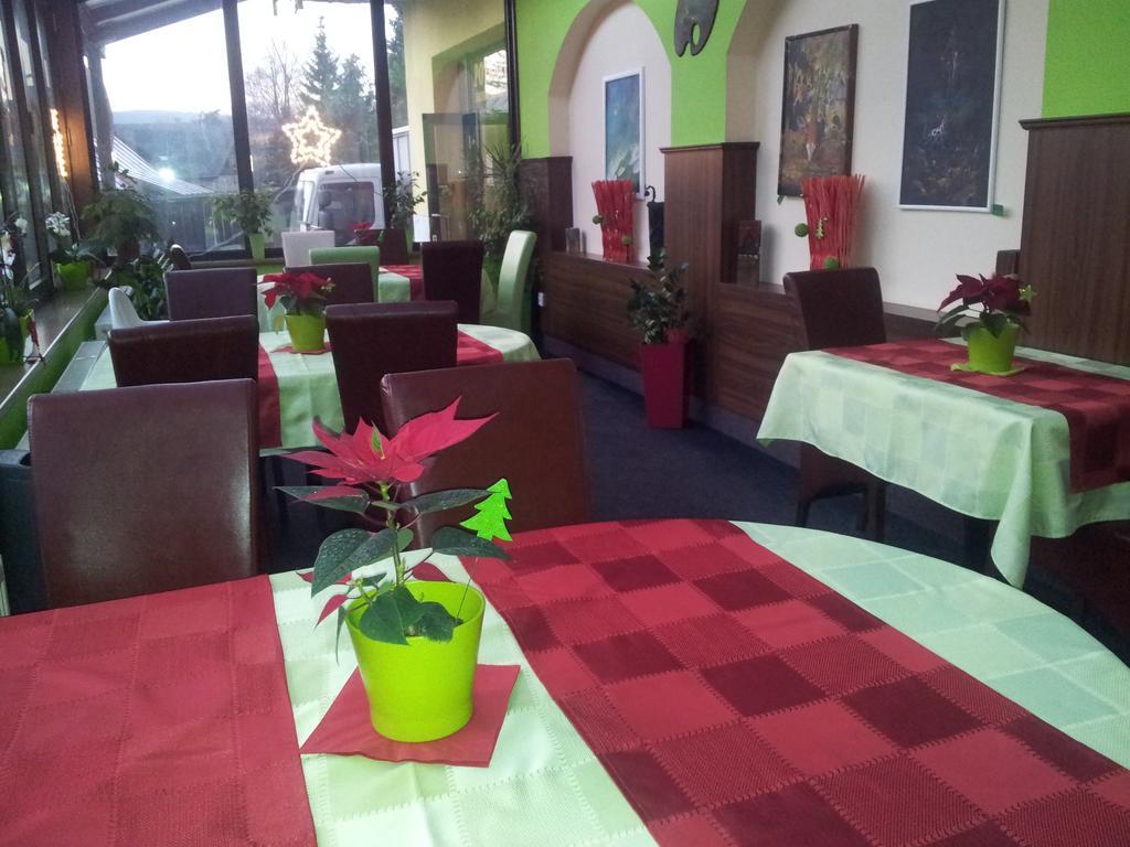 Hotel Centrum Harrachov Ngoại thất bức ảnh
