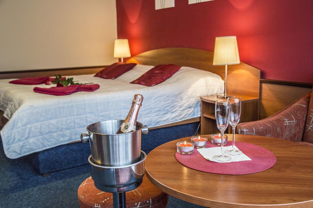Hotel Centrum Harrachov Ngoại thất bức ảnh
