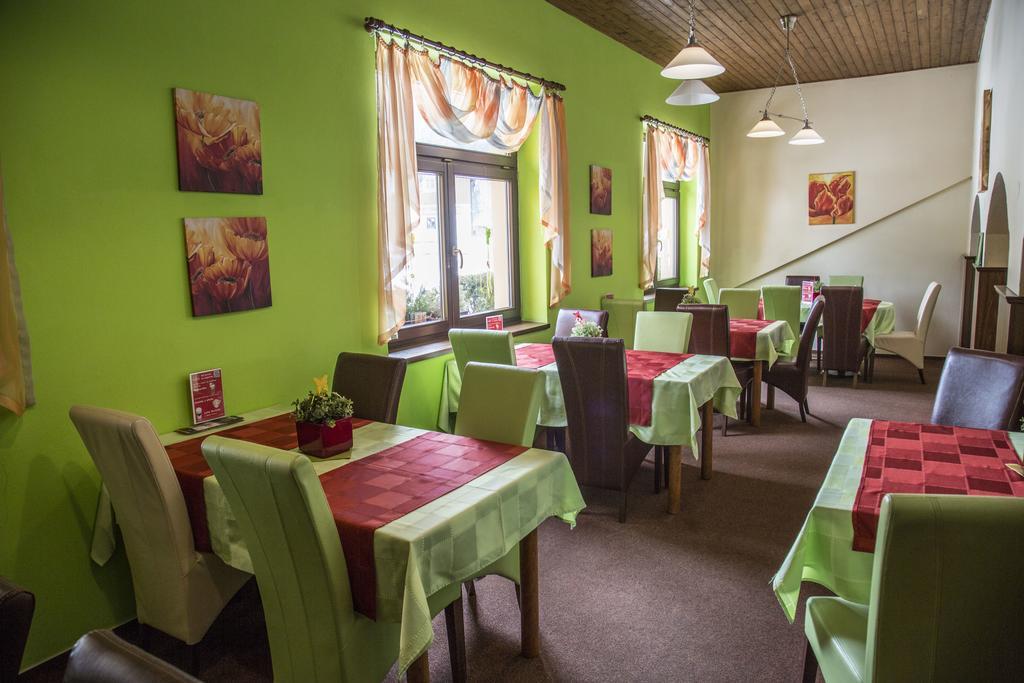 Hotel Centrum Harrachov Ngoại thất bức ảnh