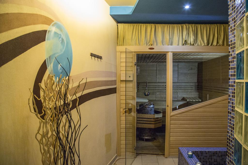 Hotel Centrum Harrachov Ngoại thất bức ảnh